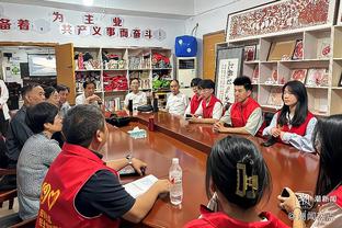 易建联退役仪式上的中国篮球名宿们 以及张博